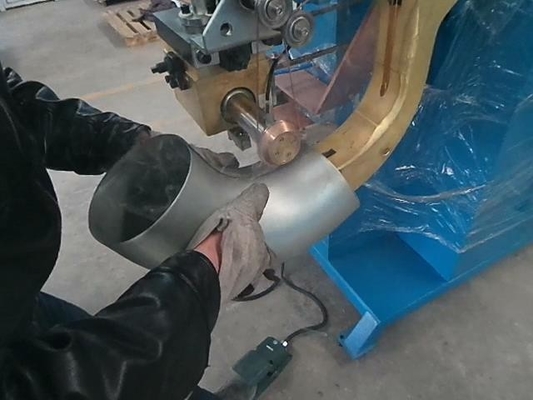 Ángulo de soldadura 45 de la máquina de la soldadura continua del conducto del equipo de la soldadura continua 50KVA 90 15 60